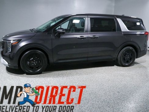 Used 2025 Kia Carnival FWD image 10