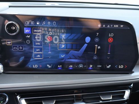 New 2026 Chevrolet Traverse LT w/ LPO, Floor Liner Package image 17