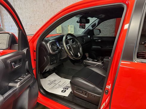 Used 2023 Toyota Tacoma TRD Pro AWD/4WD image 7