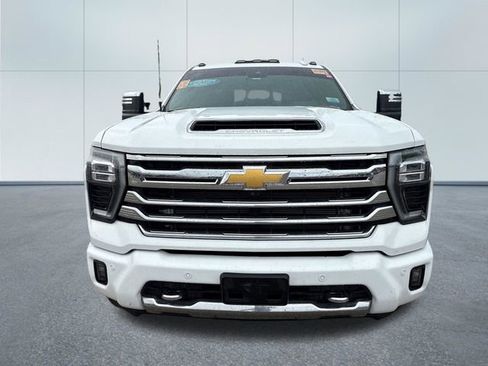Used 2024 Chevrolet Silverado 2500 High Country w/ Technology Package AWD/4WD image 6
