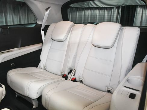 Used 2023 Mercedes-Benz GLS 580 4MATIC w/ Warmth & Comfort Package image 63
