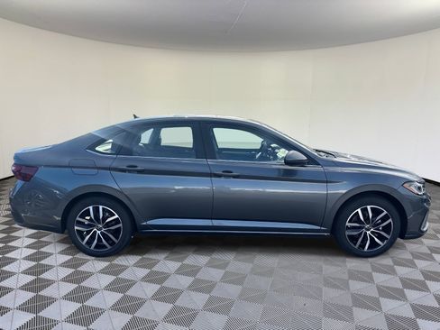 New 2026 Volkswagen Jetta SE image 2