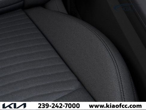 New 2025 Kia K5 LXS image 24
