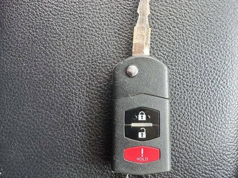 Used 2011 MAZDA MAZDA3 s Sport FWD image 33