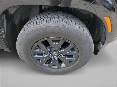 Used 2022 Nissan Frontier SV image 10