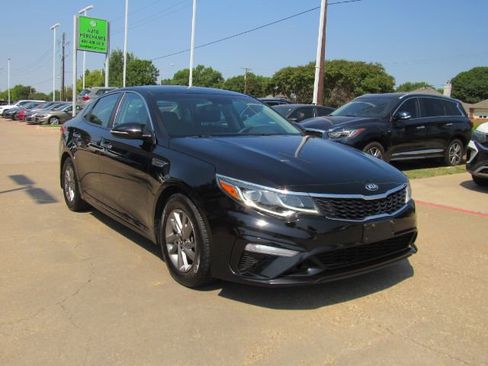 Used 2019 Kia Optima LX image 4