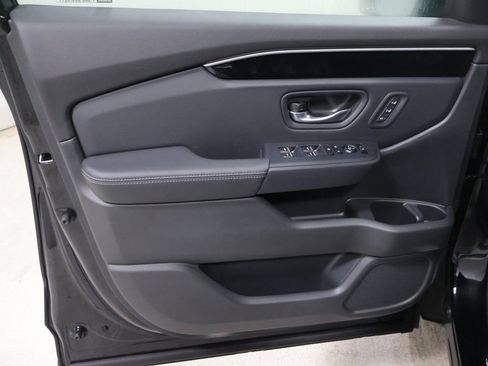 New 2025 Honda Pilot Touring image 11