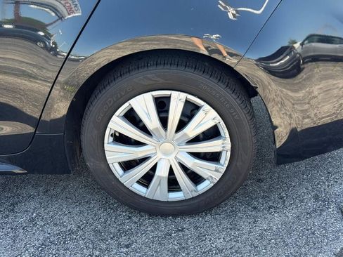 Used 2020 Toyota Corolla LE FWD image 6
