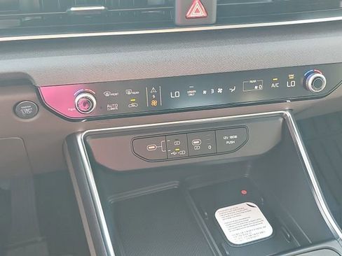 New 2026 Kia Carnival EX FWD image 16