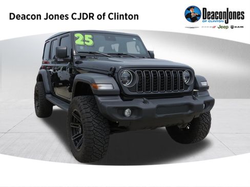 Used 2025 Jeep Wrangler Unlimited Sport AWD/4WD image 1
