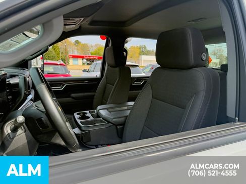 Used 2025 Chevrolet Silverado 2500 LT w/ Convenience Package image 10