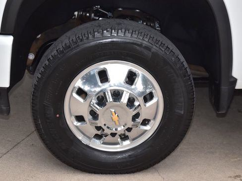 Used 2024 Chevrolet Silverado 3500 High Country w/ High Country Premium Package AWD/4WD image 42