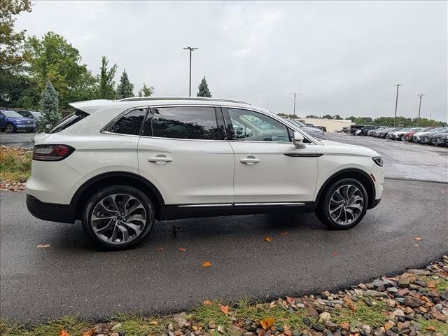 Used 2022 Lincoln Nautilus Reserve w/ Equipment Group 201A AWD/4WD image 6