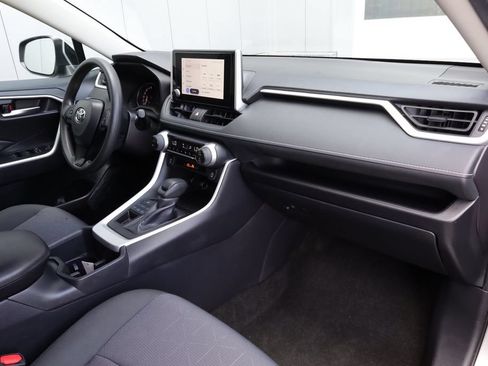 Certified 2025 Toyota RAV4 XLE AWD/4WD image 28