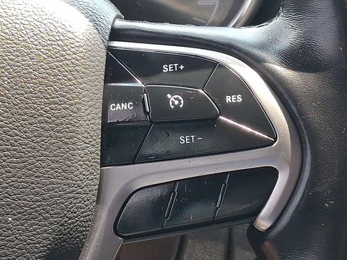 Used 2022 Jeep Grand Cherokee Limited AWD/4WD image 23