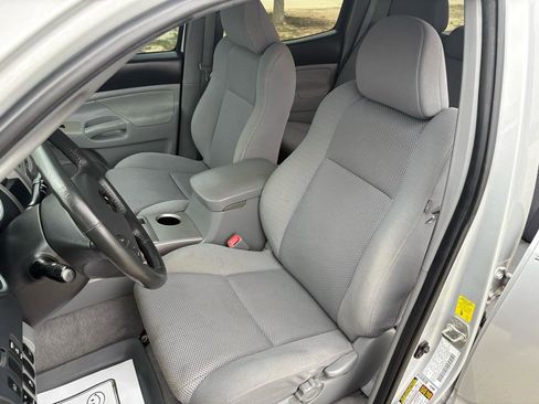 Used 2010 Toyota Tacoma PreRunner RWD image 38
