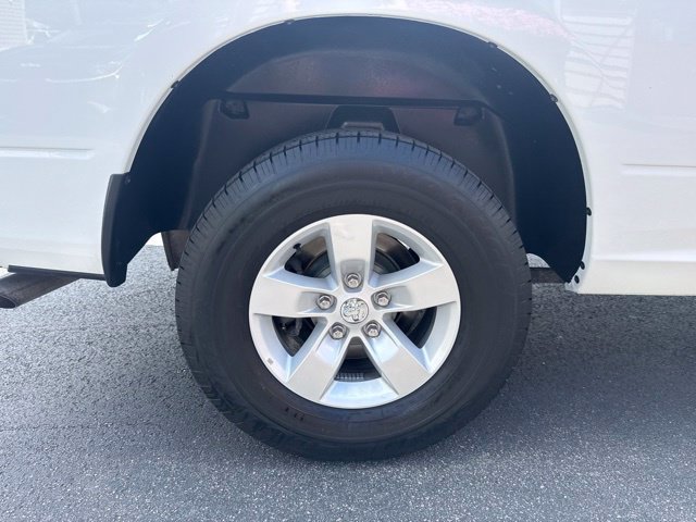 Used 2022 RAM 1500 Classic SLT AWD/4WD image 14