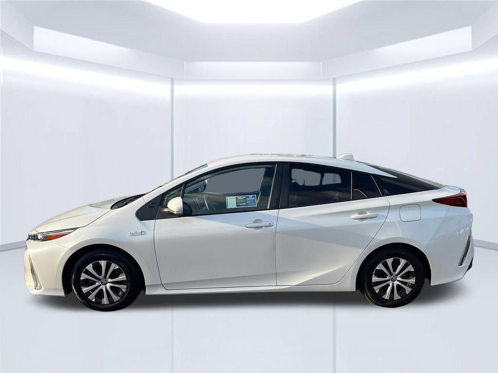 Used 2021 Toyota Prius Prime XLE w/ Carpet Mat Package (TMS) FWD image 2