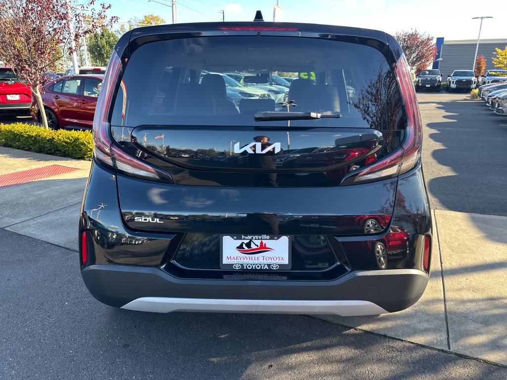 Used 2023 Kia Soul LX FWD image 4
