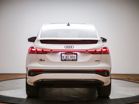 Used 2023 Audi Q4 e-tron Premium Plus AWD/4WD image 3