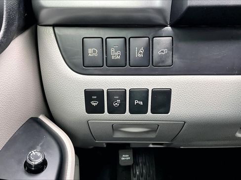 Used 2015 Toyota Highlander Limited Platinum FWD image 34