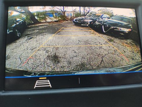 Used 2020 Chevrolet Equinox LT image 32