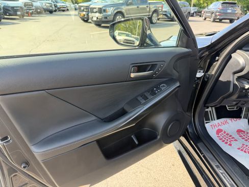 Used 2023 Lexus IS 300 AWD image 12