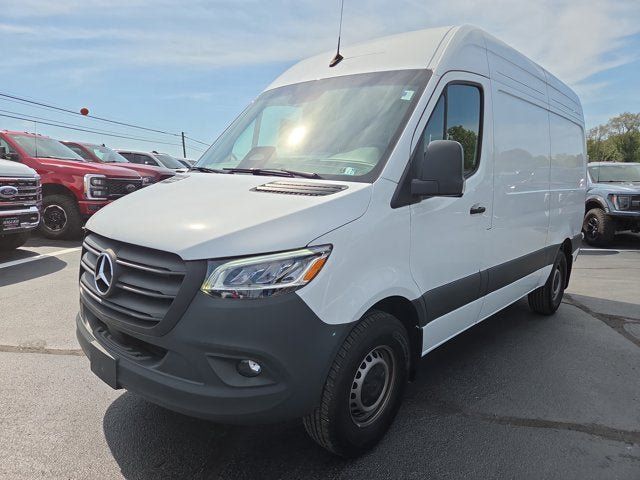 Used 2025 Mercedes-Benz Sprinter 2500 image 2