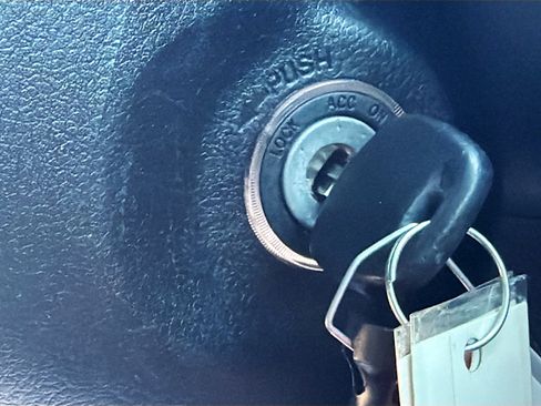 Used 2013 Toyota Camry SE image 29