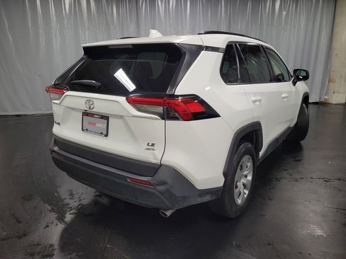 Used 2021 Toyota RAV4 LE AWD/4WD image 8