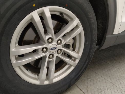 Used 2020 Ford Explorer XLT w/ Equipment Group 202A image 31