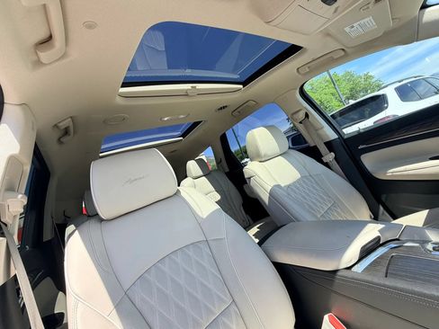 Used 2023 Buick Enclave Avenir w/ Avenir Technology Package AWD/4WD image 29