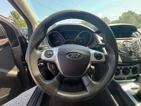 Used 2014 Ford Focus SE FWD image 15