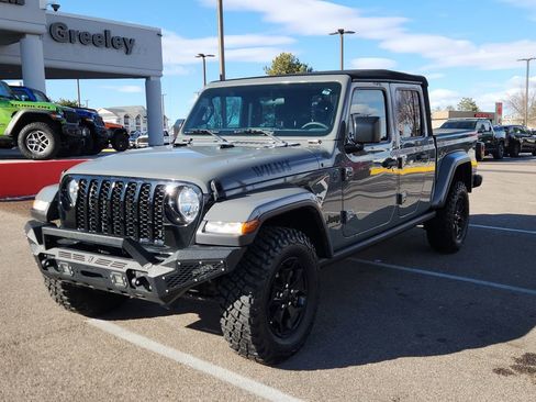 Used 2023 Jeep Gladiator Willys image 4
