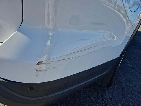 Used 2019 Ford Explorer XLT image 11