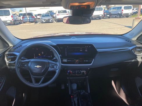 Used 2025 Chevrolet TrailBlazer LT image 34