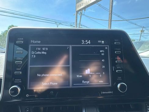 Used 2021 Toyota C-HR LE FWD image 27