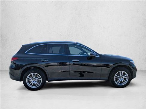 Certified 2025 Mercedes-Benz GLC 300 image 4