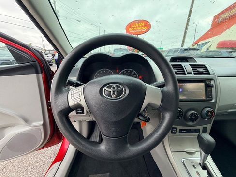 Used 2013 Toyota Corolla LE FWD image 16