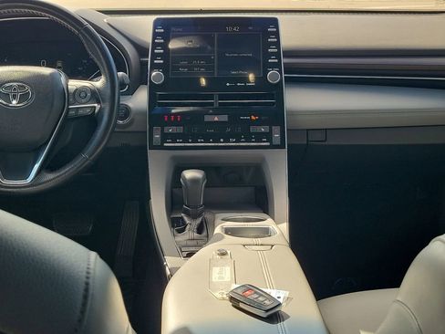 Used 2019 Toyota Avalon XLE w/ Moonroof Package image 19