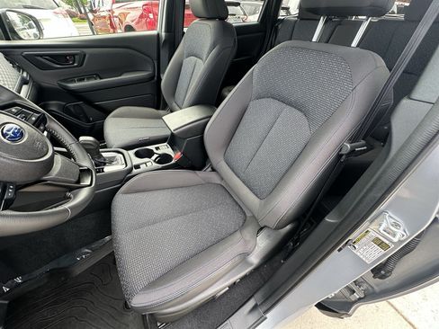 Used 2025 Subaru Forester Premium AWD/4WD image 41