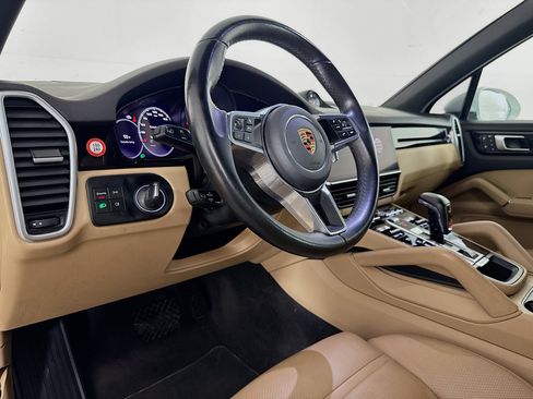 Used 2023 Porsche Cayenne AWD/4WD image 20