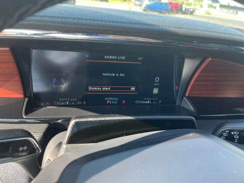 Used 2023 Lincoln Navigator Reserve image 9