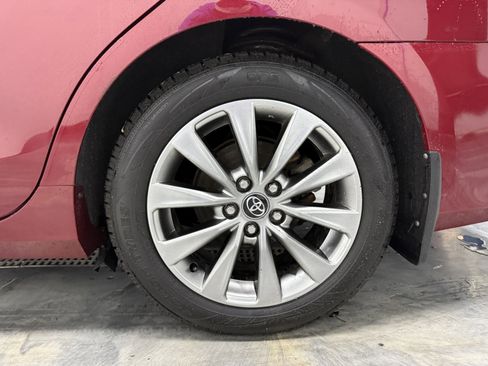 Used 2017 Toyota Camry XLE image 22