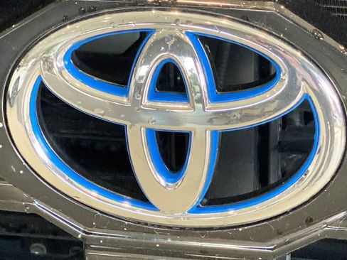 Certified 2023 Toyota Sequoia Platinum AWD/4WD image 10