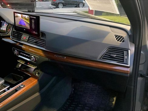 Used 2023 Audi Q5 2.0T Premium w/ Convenience Package image 18