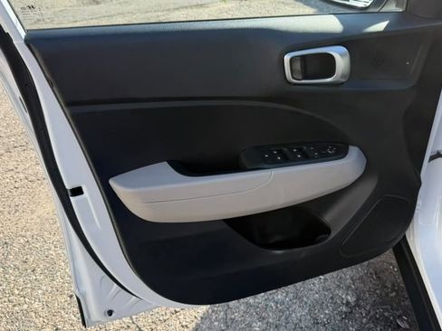 Certified 2026 Hyundai Venue SEL FWD image 12
