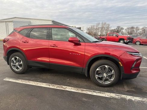 Certified 2024 Chevrolet Blazer LT w/ Convenience Package image 3