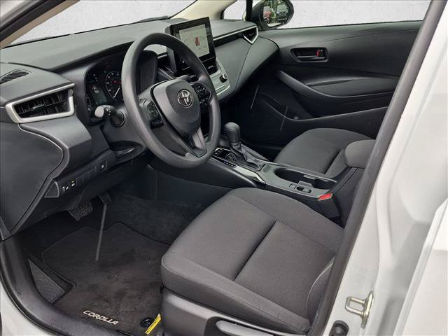 Used 2025 Toyota Corolla LE FWD image 15