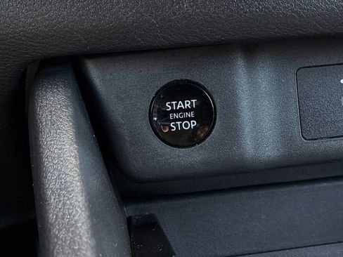 Used 2024 Nissan Rogue SV FWD image 21